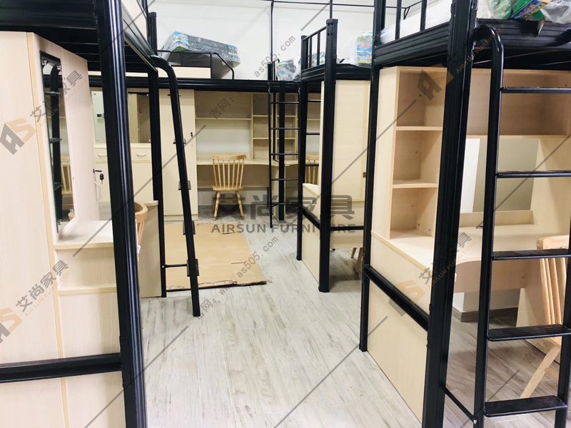汕頭這家工廠(chǎng)黑色的公寓鐵架床也別有一番風(fēng)味