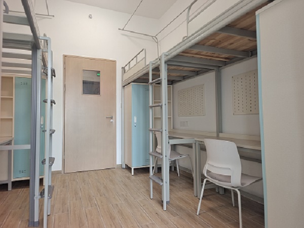 深圳市高級中學(xué)高中園宿舍公寓床已安裝到位！